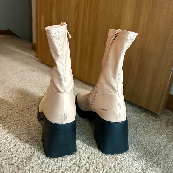 Lulus | Hughes Mid-Calf Platform Stretch Boot in Almond, size 8.5US - Picture 5 of 10